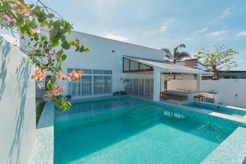 Alesea Baroro, La Union, Private Modern Villa With Pool, Jacuzzi, Beachfront View San Juan  Exteriör bild